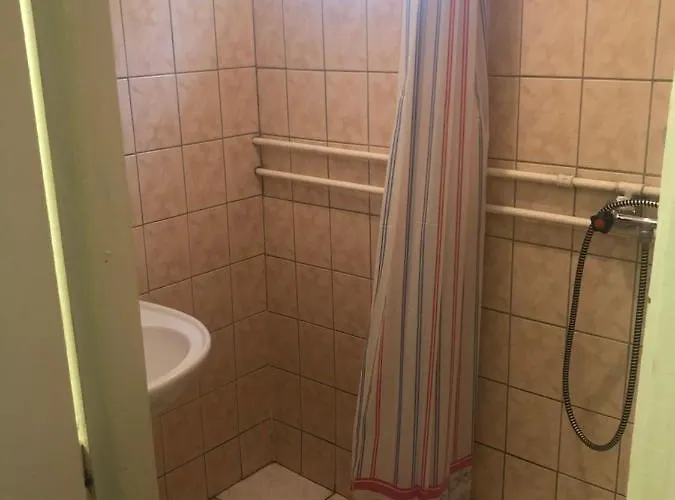 Anna - Borsodi 롯지 *